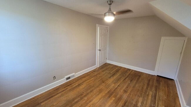 Building Photo - 3 Bed, 1.5 Bath Home Available in Greenville