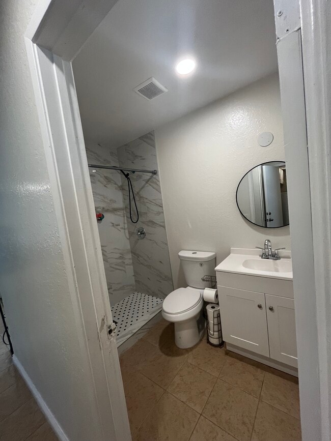 Building Photo - 8695 Belfast Cir