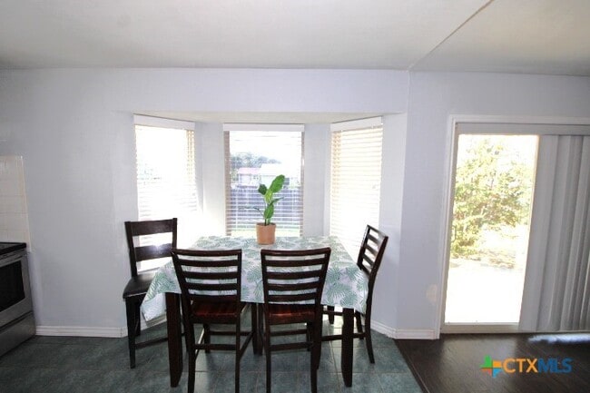 Building Photo - 905 N 19th St