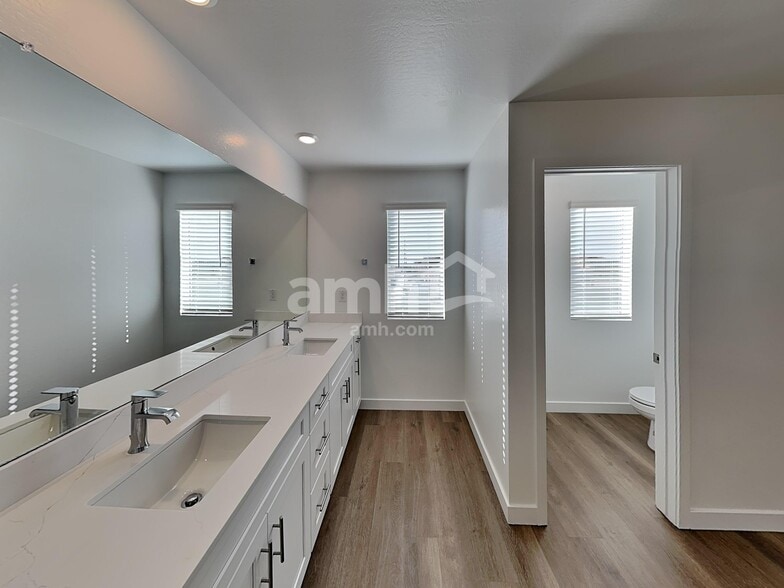 Building Photo - 20177 W Thomas Rd