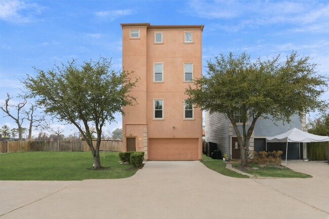 Building Photo - 408 Eichwurzel Ln