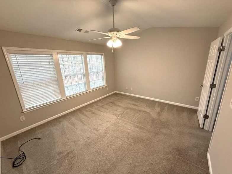 Building Photo - 940 Prestwyck Ct