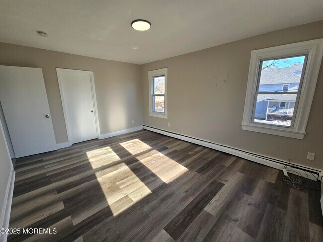 Building Photo - 1501-1503-1503 Bangs Ave