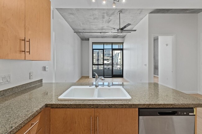 Building Photo - BRAND NEW FLOORS! Spacious 2 Bedroom 2 Bathroom at M2i in Downtown San Diego