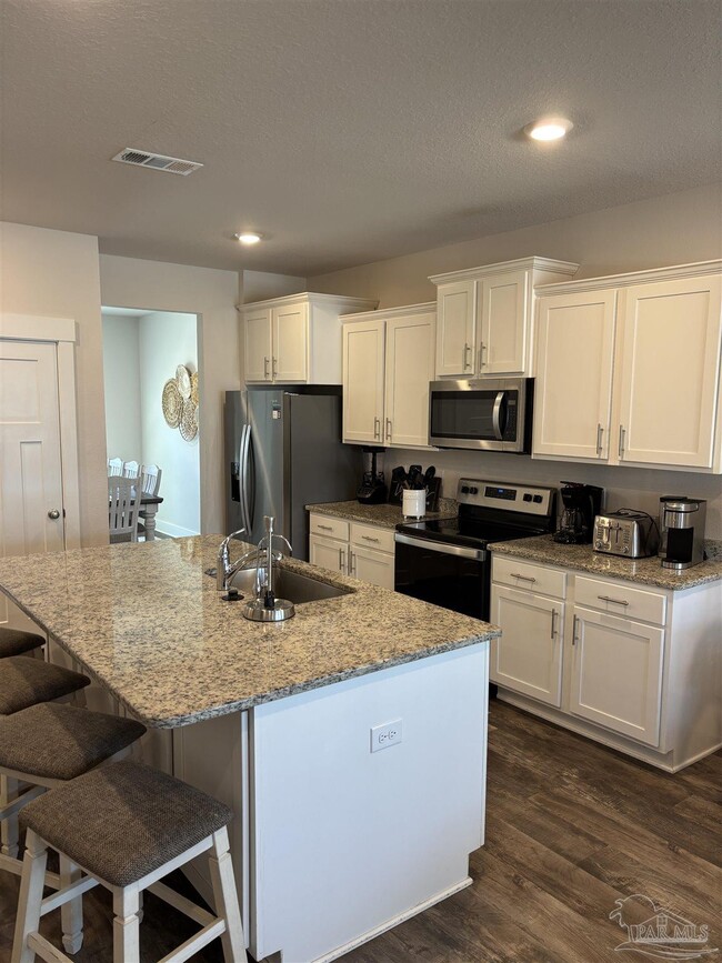 Building Photo - 14330 Gardenglen Dr
