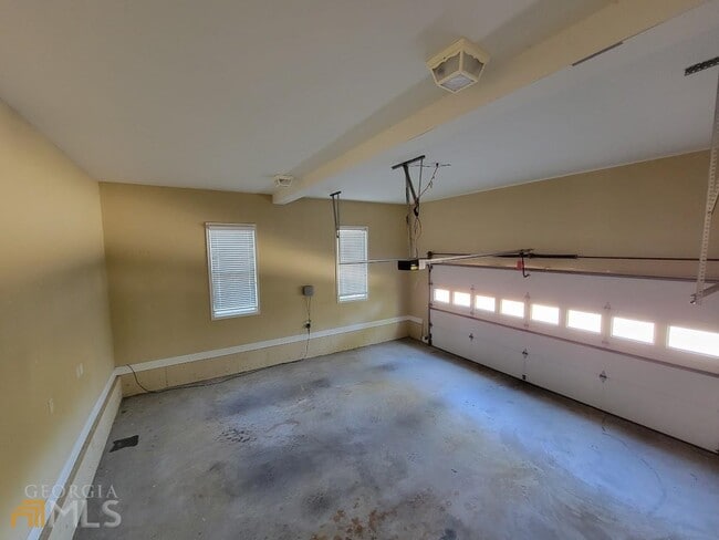 Building Photo - 125 Farmington Dr