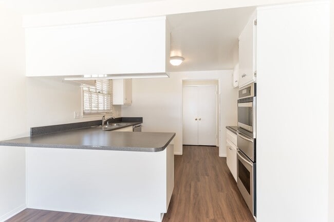 Building Photo - Charming 4-bedroom Single Story Newbury Park Home