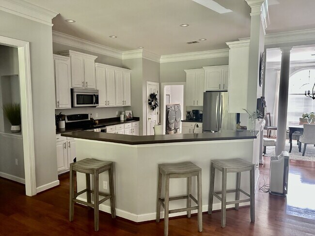 Building Photo - Beautiful 4-Bedroom Home in Desirable Baynard Park! | Hardwood Floors, Corian Countertops & Priva...