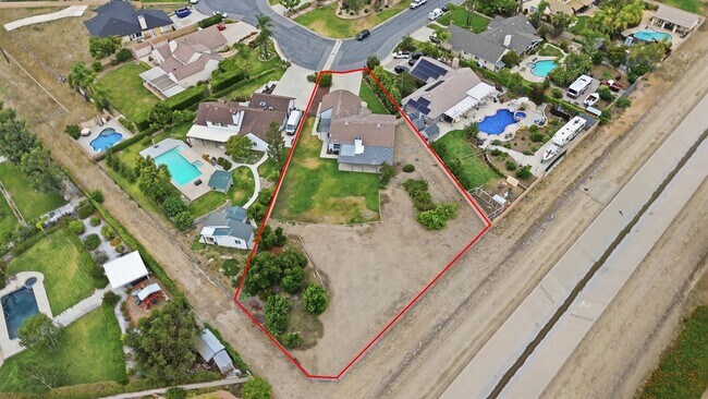 Building Photo - 5923 Burgundy Ave