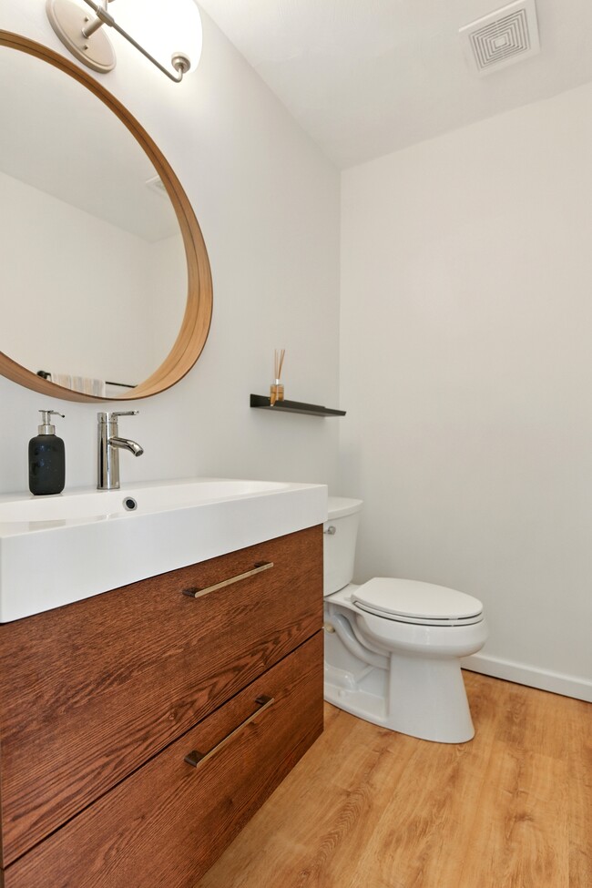 Building Photo - 3077 Silver Maple Dr