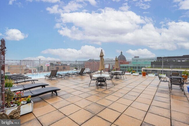 Building Photo - 1325 18th St NW