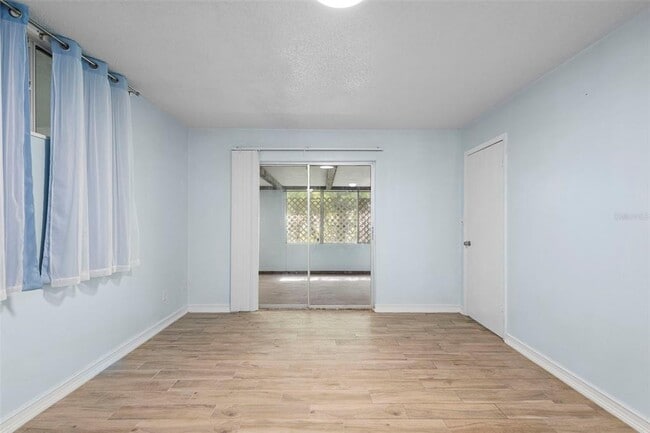 Building Photo - 10637 Deergrass Ln