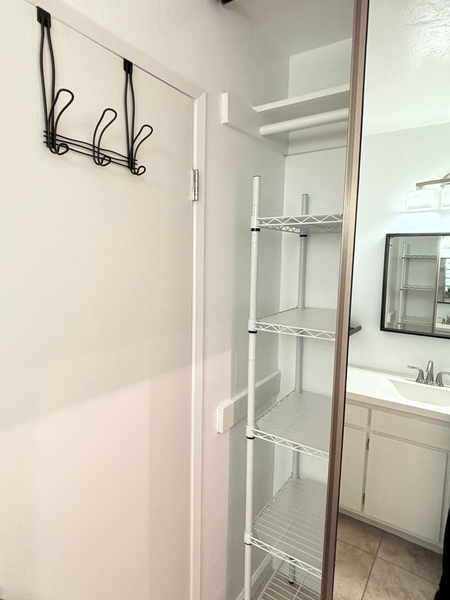 more bathroom shelves - 4600 Lamont St