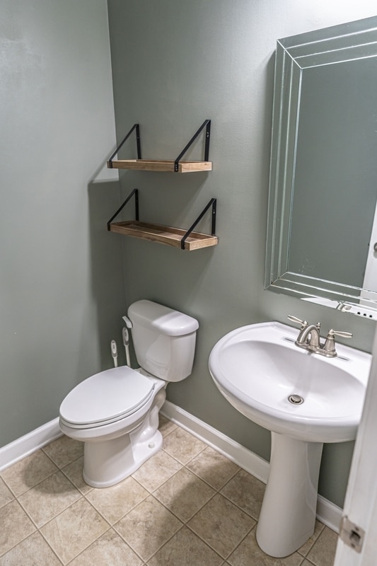 Building Photo - 135 Almond Dr