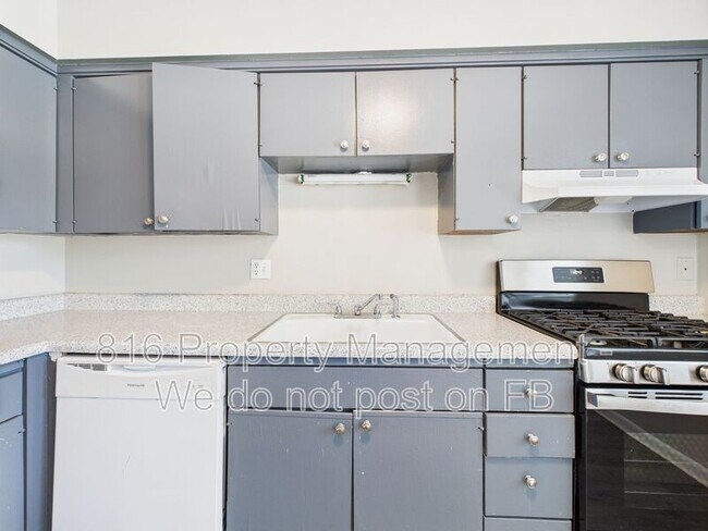 Building Photo - 8038 Campbell St