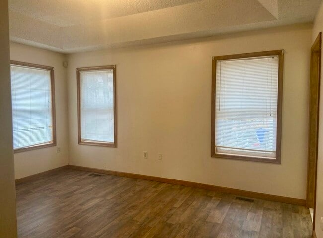Building Photo - 8057 Red Squirrel Dr