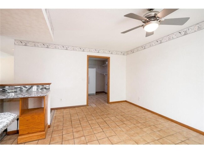 Building Photo - 3620 Saratoga Ln N