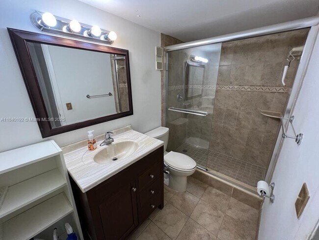 Building Photo - 7160 Fairway Dr