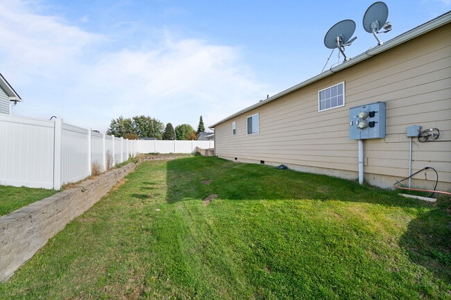 Building Photo - 717 S Stevens