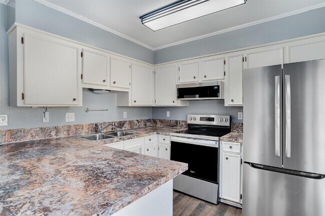 Building Photo - "Charming 3-Bedroom Home with Cozy Fireplace in Bossier City"