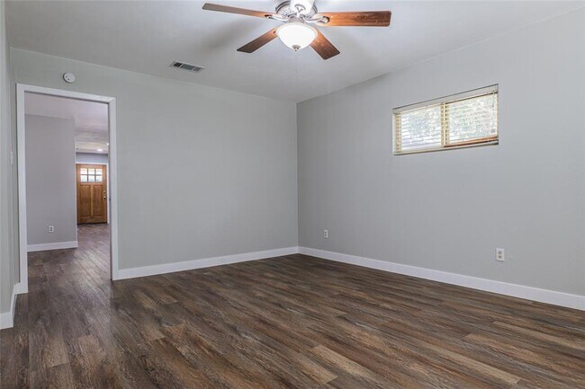 Building Photo - 9014 Slayton Dr