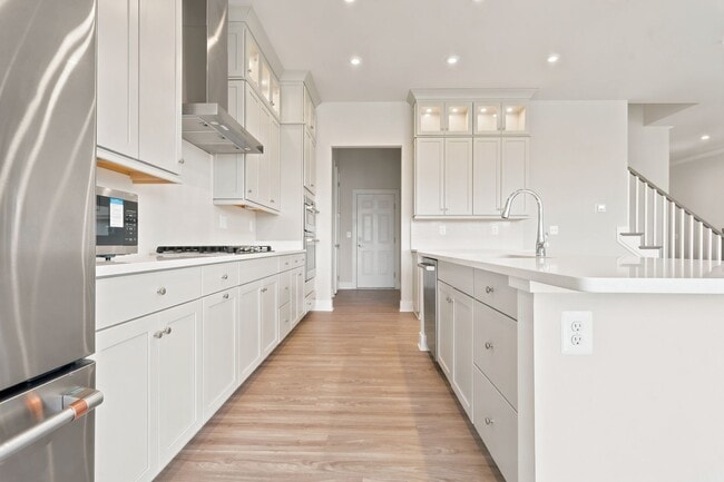 Building Photo - 625 Lipizzan Dr SW