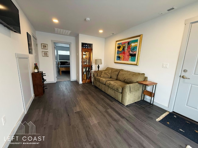 Building Photo - 480 Alsea Ave