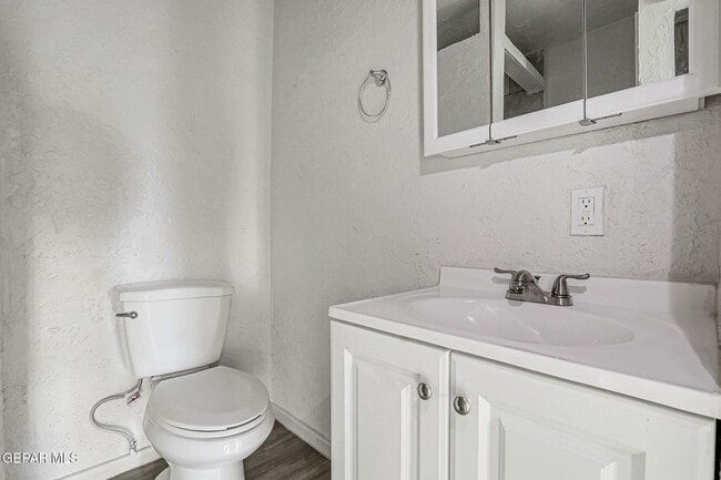 Building Photo - 580 Chula Vista St