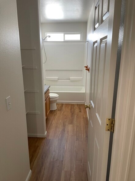 Main bath - 3178 D 1/2 Rd