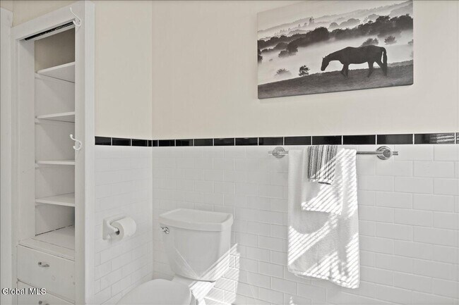 Building Photo - 162 Lake Ave