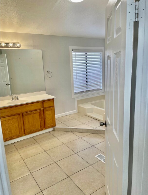 Building Photo - 27571 Amethyst Way