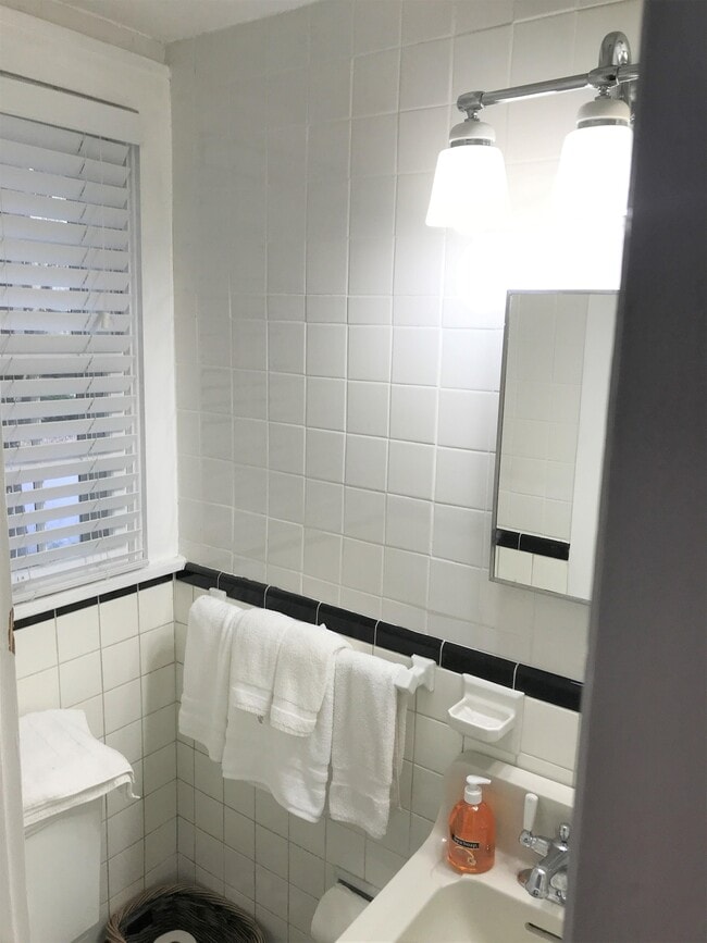 Building Photo - 1320 Terrace St