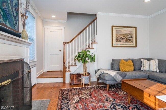 Building Photo - 203 Locust Dr