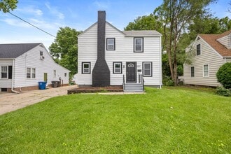 Building Photo - ? Move-In Ready Home with Modern Updates