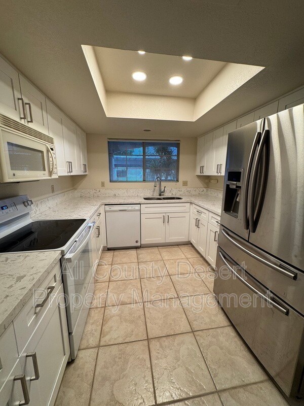 Building Photo - 2701 E Mesquite Ave