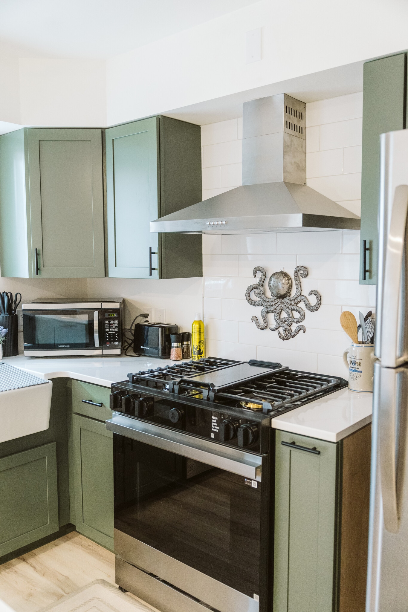 Kitchen - 37041 Rafie St