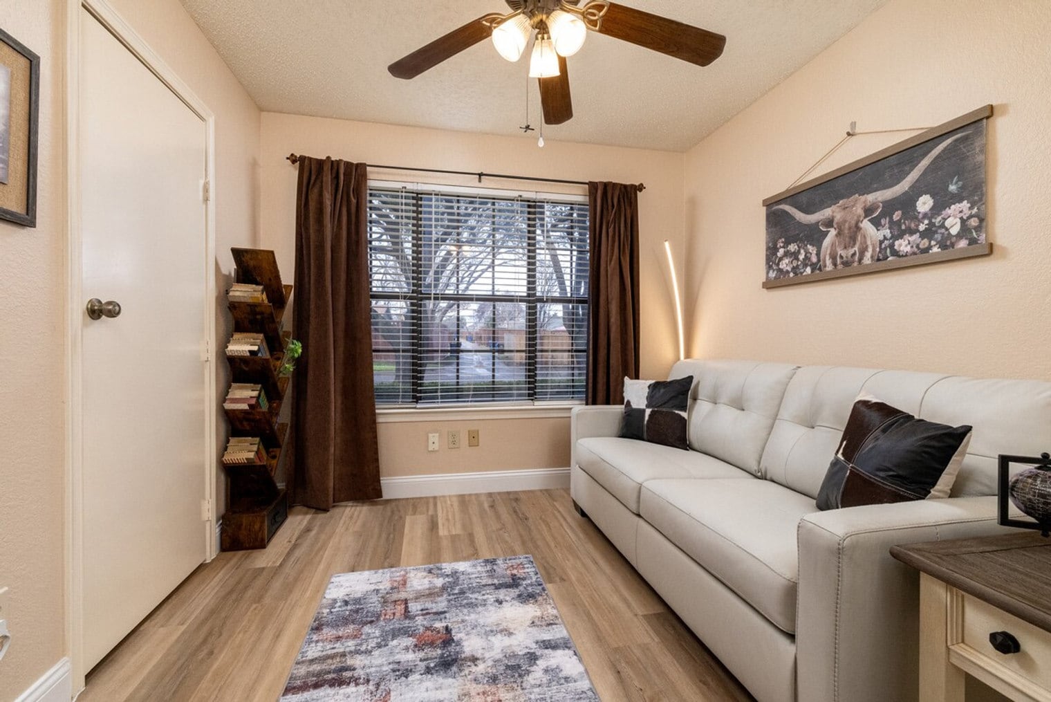 Building Photo - 8421 Willow Creek Dr