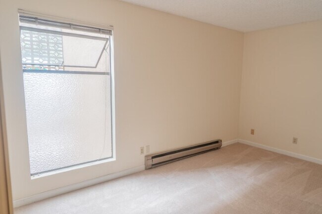 Building Photo - 2929 76th Ave SE