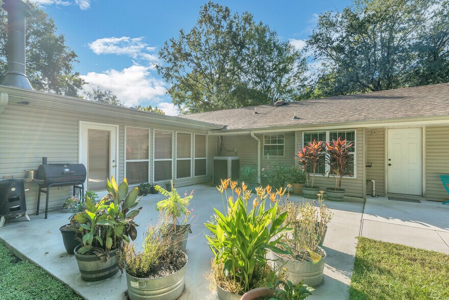 Building Photo - 59267 N Pearl Dr