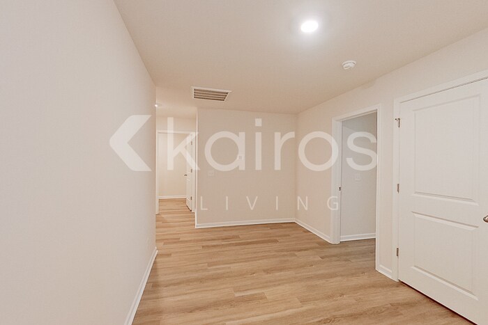 Building Photo - 129 Inez Ave