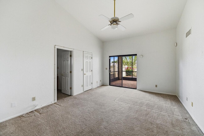 Building Photo - 17422 Flat Rock Dr