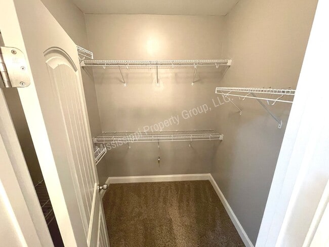 Building Photo - 4BR/4.5BA For Rent