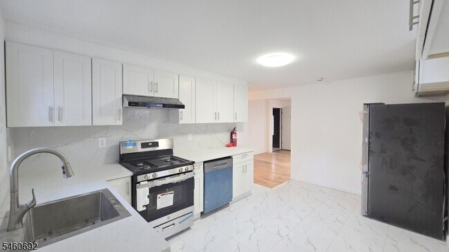 Building Photo - 76 Baldwin Pl