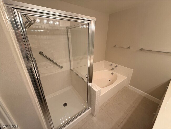 Building Photo - 7605 Rolling View Dr