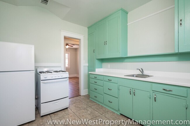 Building Photo - Charming Sherman Heights 2-Bedroom, Available Now!
