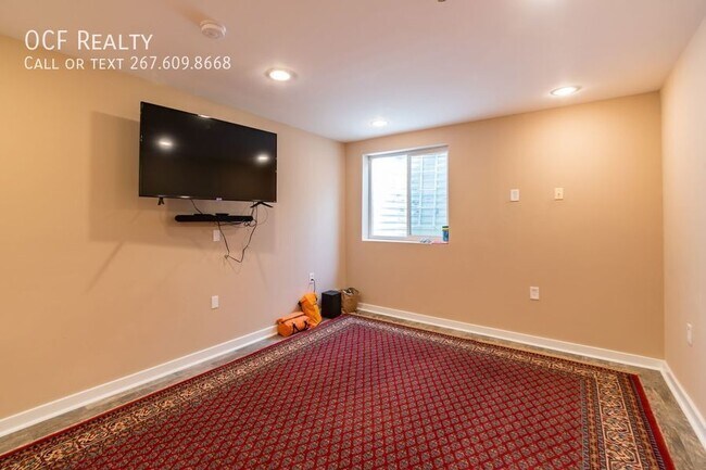 Building Photo - 2029 E Huntingdon St