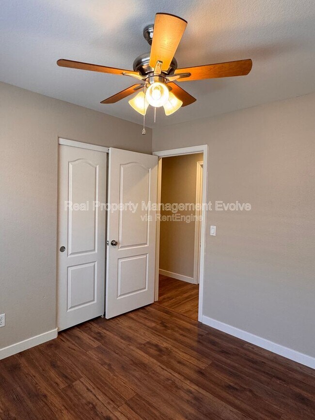 Building Photo - 22297 N 76th Dr