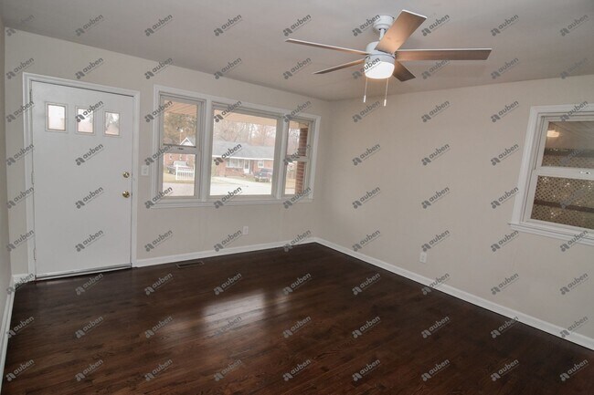 Building Photo - 3 Bedroom House For Lease!!!