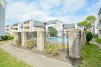 Building Photo - 8519 Hearth Dr