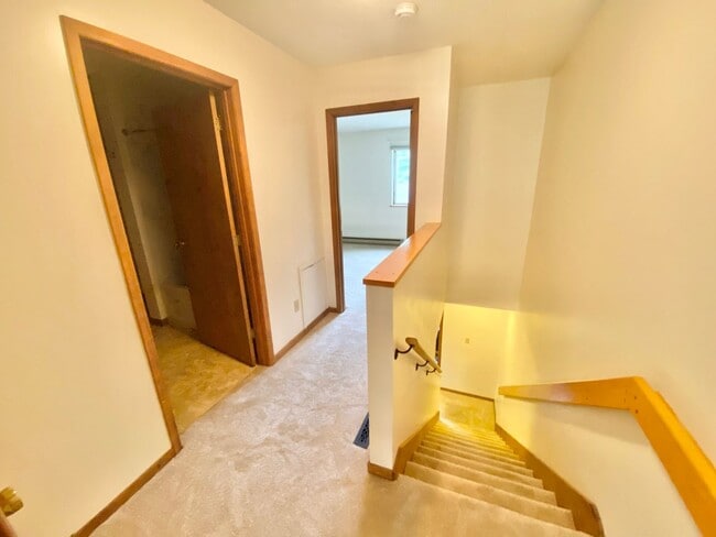 Building Photo - 2 Bedroom Condo in Williston VT Available ...